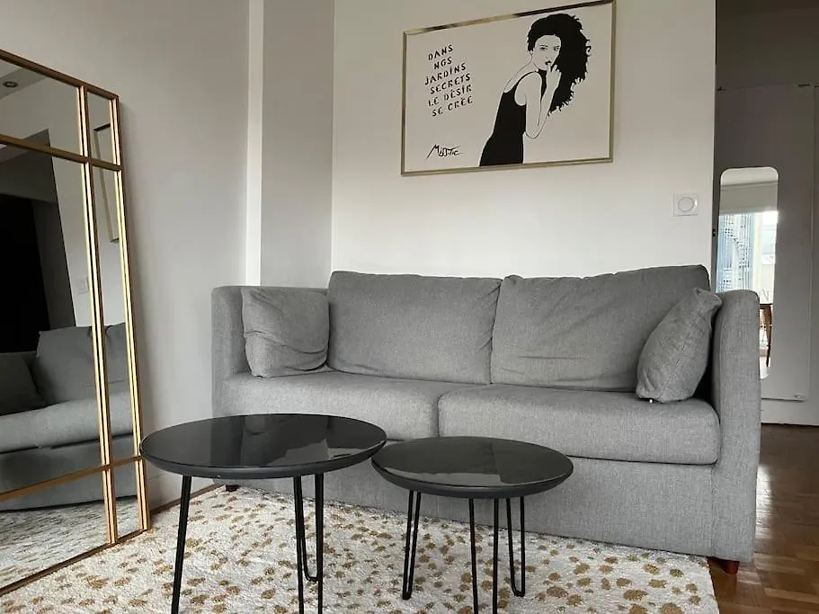 Confortable Studio Canal St Martin Paris France